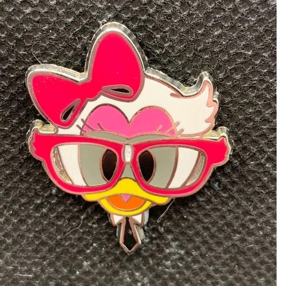 2012 Daisy Duck Nerds Rock Disney pin booster pack heads